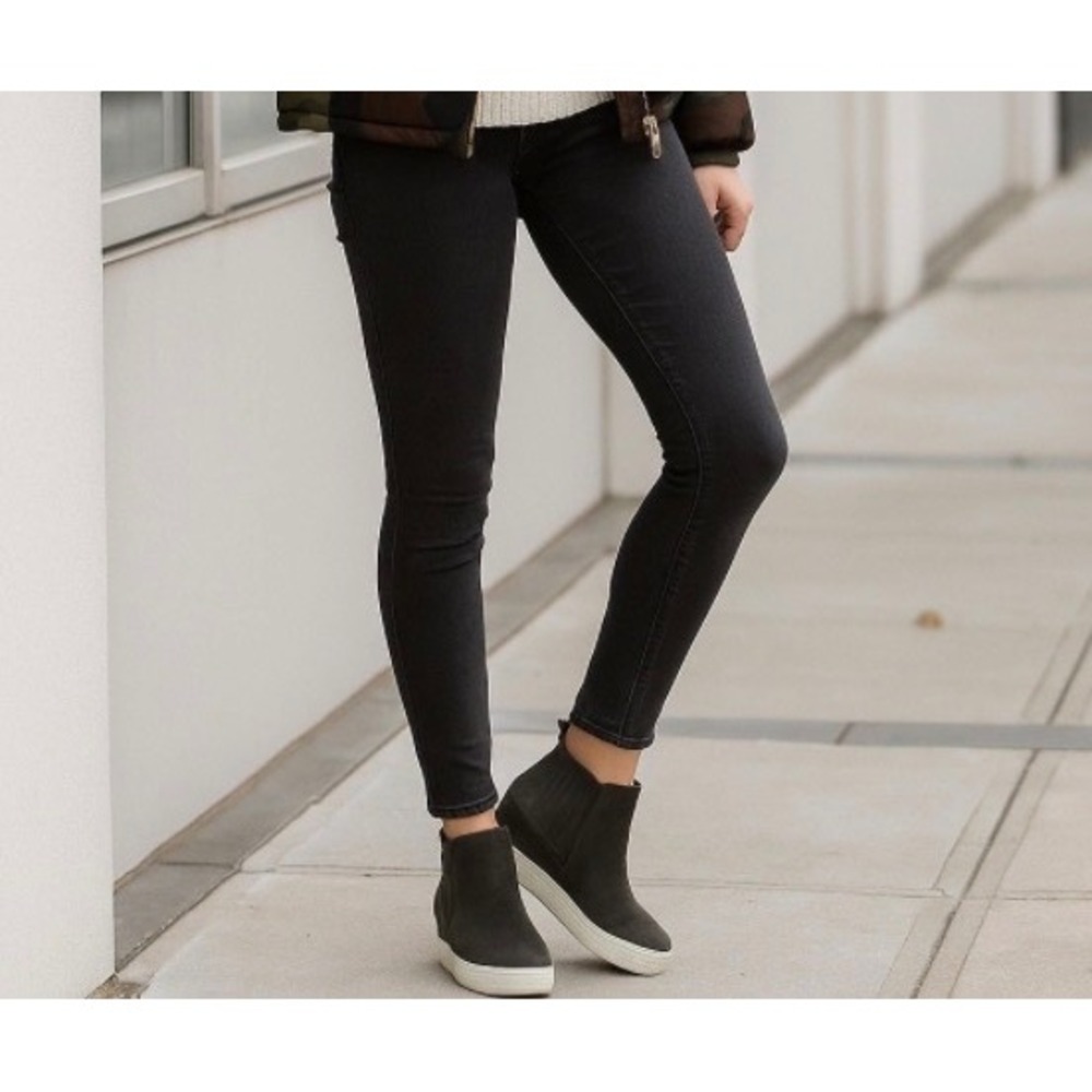 Dolce Vita Anthropologie Wilson Suede Platform Bootie In Dark Gray Size 9.5